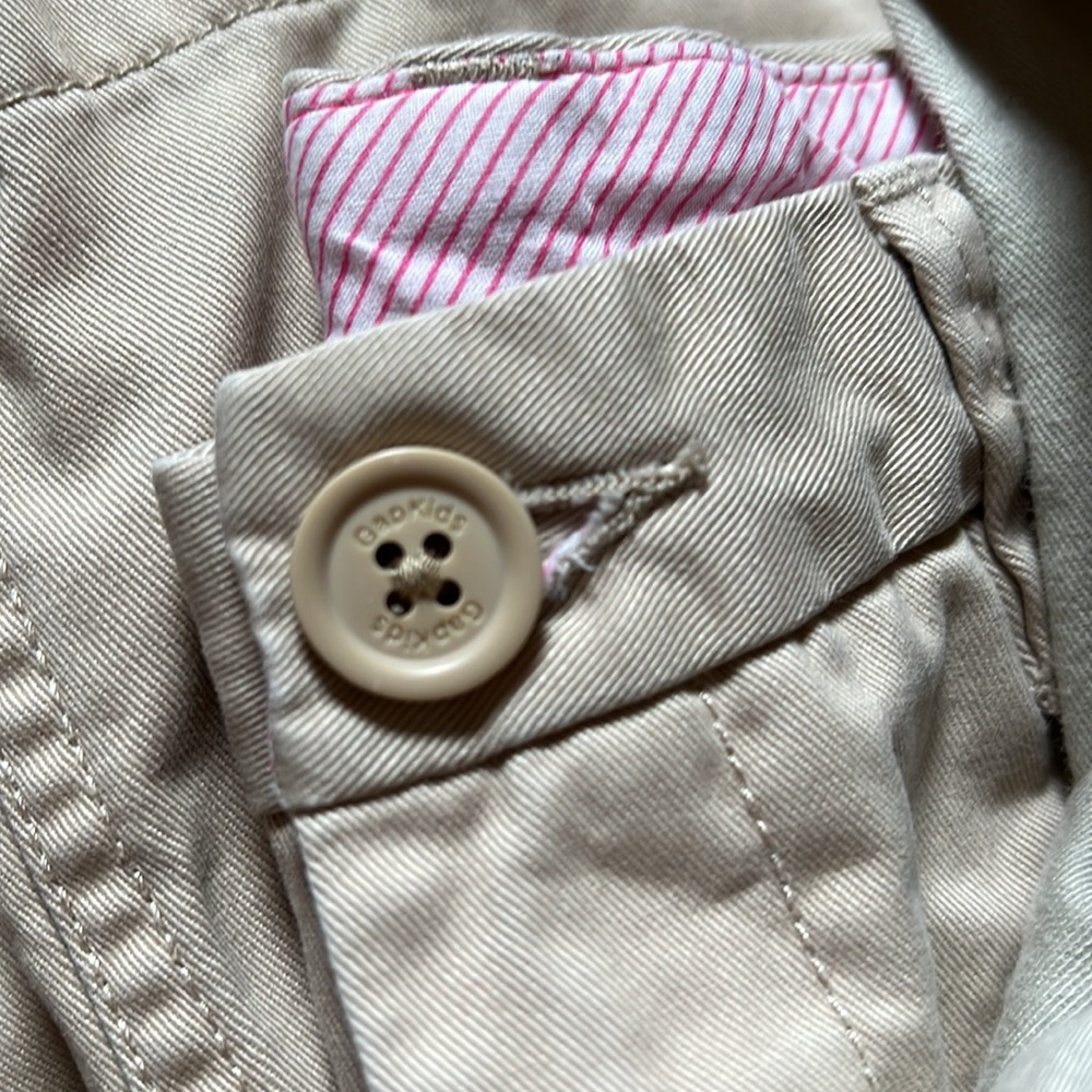 GAP girls 10 khaki pants with buttoned pockets - Picture 6 of 6